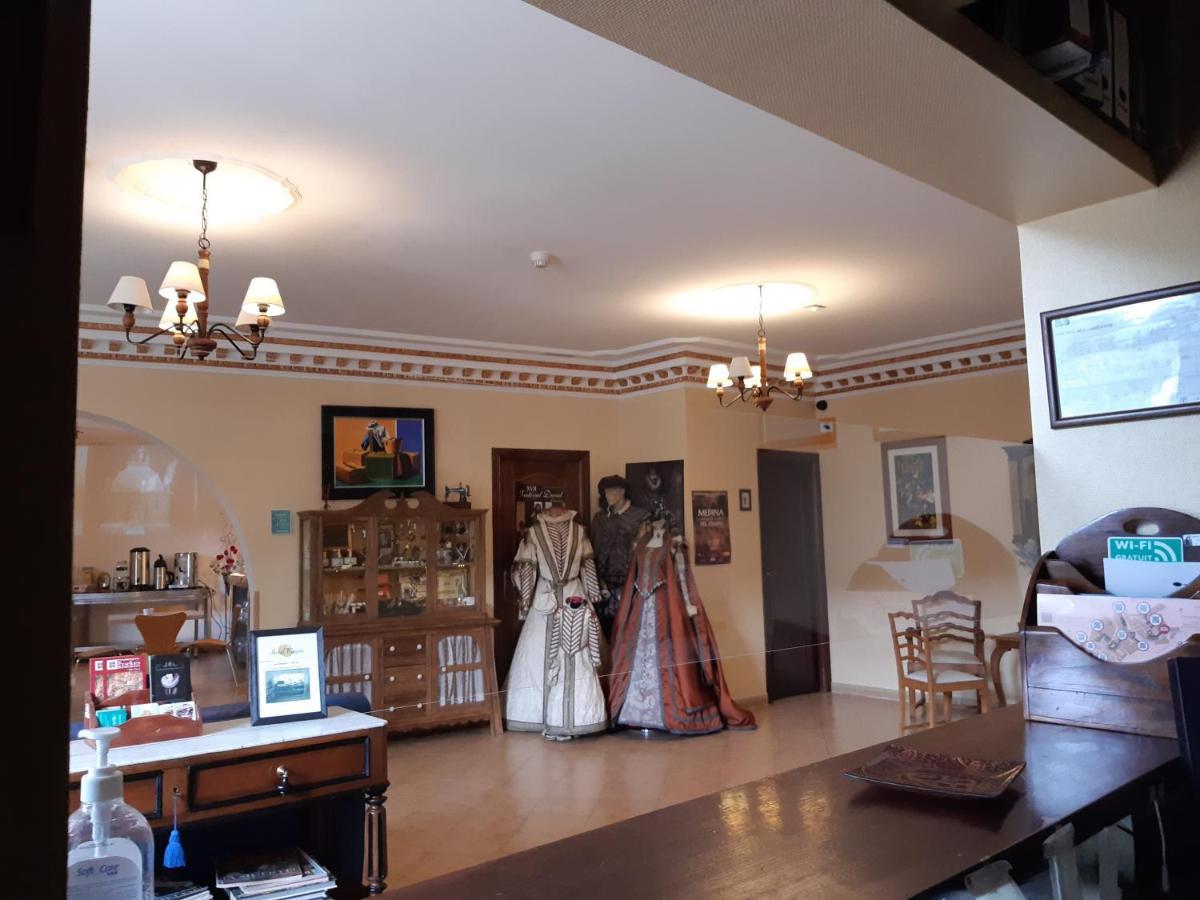 Hotel Mayno Pastrana Εξωτερικό φωτογραφία