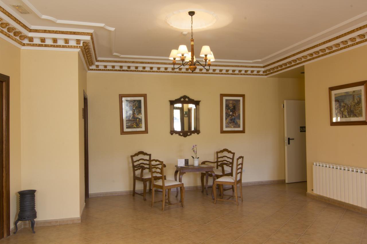Hotel Mayno Pastrana Εξωτερικό φωτογραφία