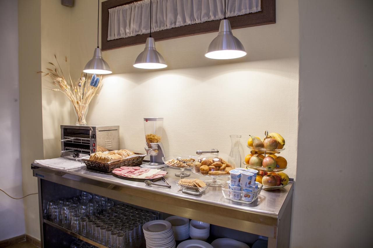 Hotel Mayno Pastrana Εξωτερικό φωτογραφία