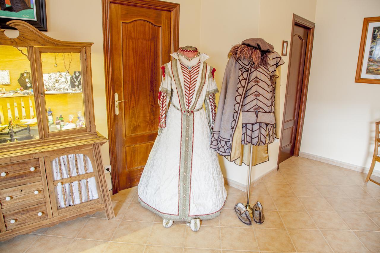 Hotel Mayno Pastrana Εξωτερικό φωτογραφία