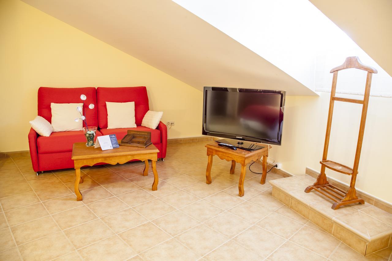 Hotel Mayno Pastrana Εξωτερικό φωτογραφία
